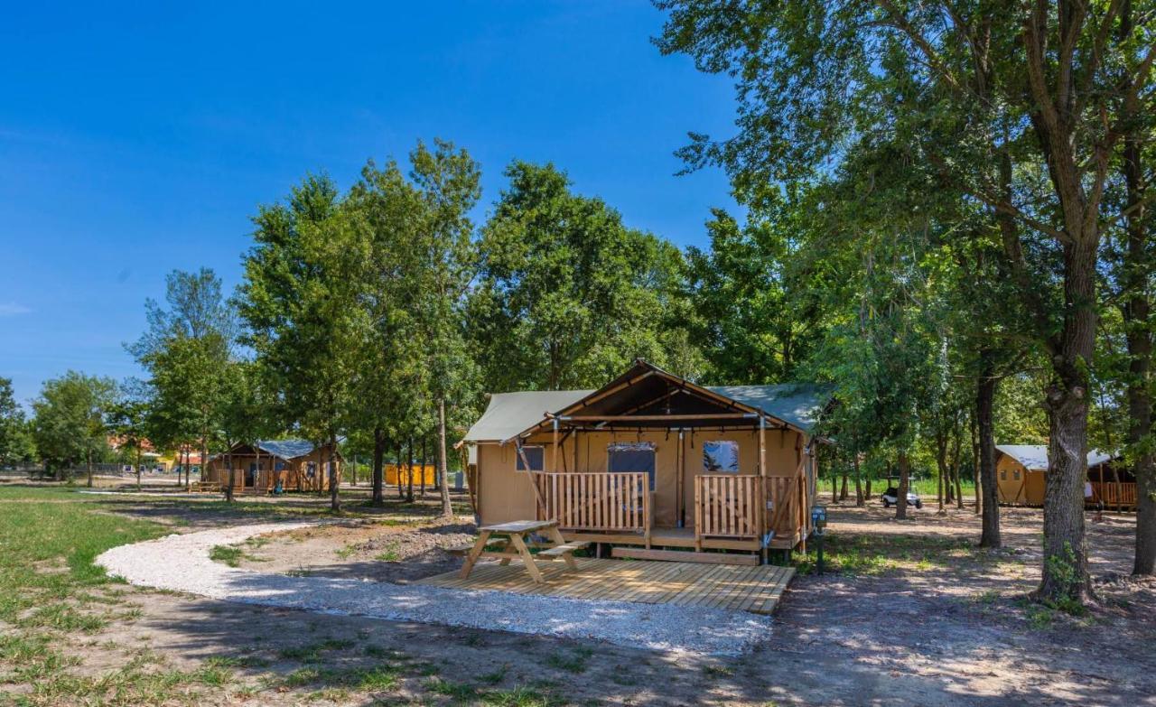 Agriturismo Tenuta Regina - Glamping Luxury Lodges And Apartments Palazzolo dello Stella Екстериор снимка