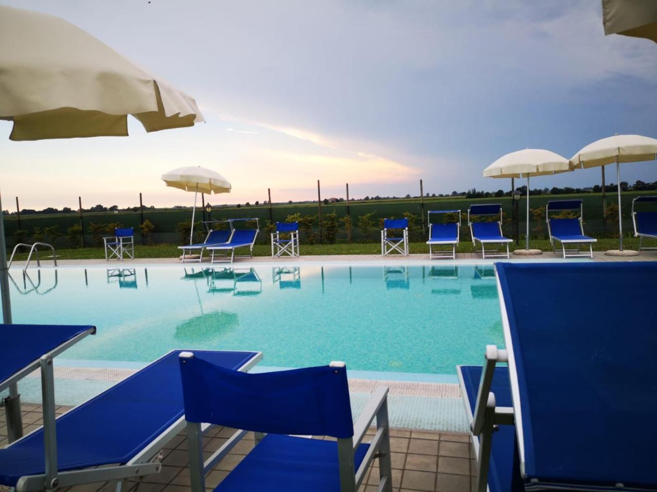 Agriturismo Tenuta Regina - Glamping Luxury Lodges And Apartments Palazzolo dello Stella Екстериор снимка