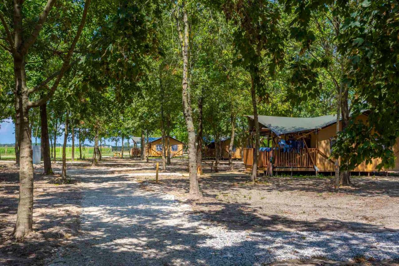 Agriturismo Tenuta Regina - Glamping Luxury Lodges And Apartments Palazzolo dello Stella Екстериор снимка